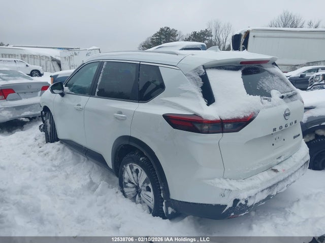JN8BT3BB3RW443662 Nissan Rogue Sv Moonroof