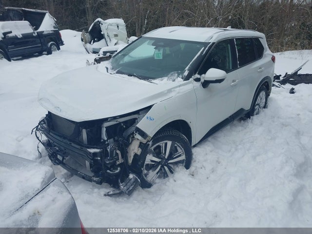 JN8BT3BB3RW443662 Nissan Rogue Sv Moonroof
