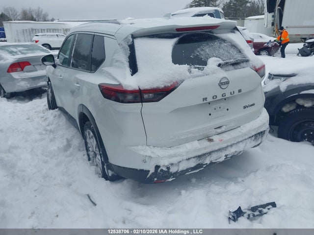 JN8BT3BB3RW443662 Nissan Rogue Sv Moonroof