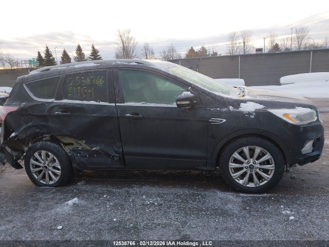 1FMCU0J91HUE19134 Ford Escape Titanium