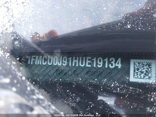1FMCU0J91HUE19134 Ford Escape Titanium