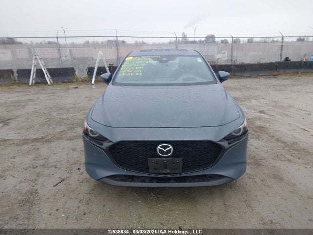 JM1BPBMLXN1522270 Mazda 3 Premium
