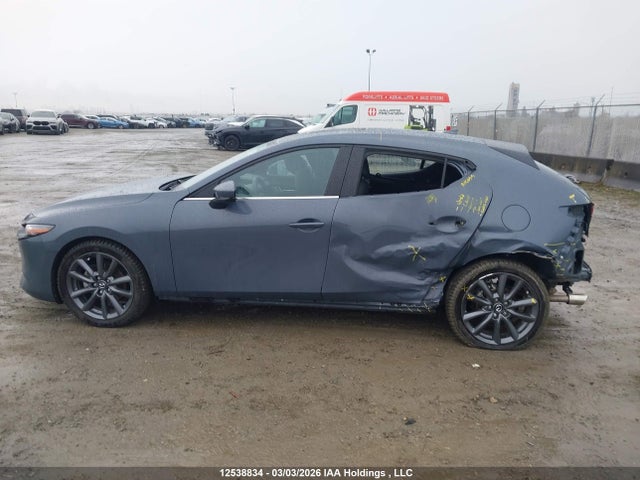 JM1BPBMLXN1522270 Mazda 3 Premium