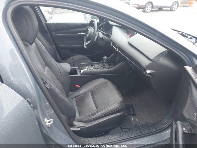 JM1BPBMLXN1522270 Mazda 3 Premium