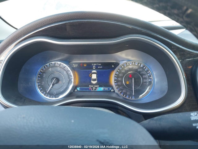 Chrysler 200 C 2016 1C3CCCCG7GN186989 Image 7