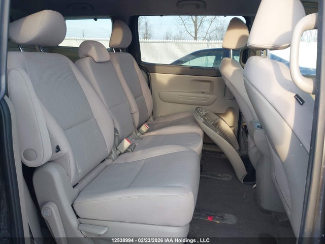 KNDMB5C17J6358398 KIA Sedona