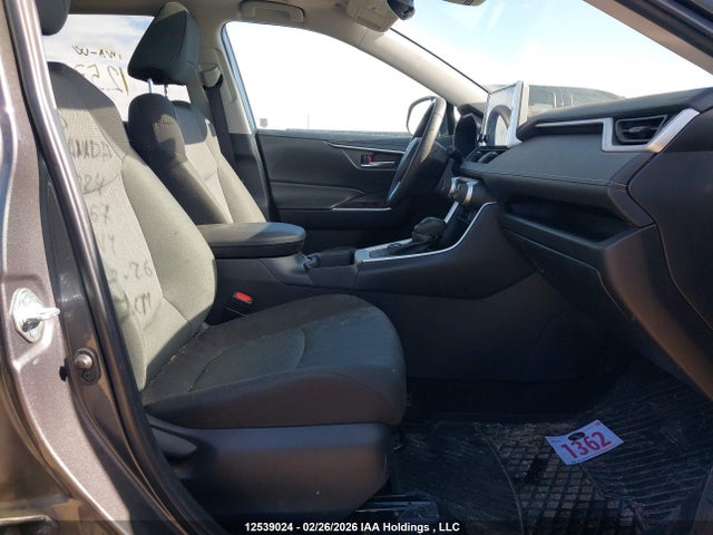 2T3RWRFV9RW221067 Toyota Rav4 Hybrid Xle