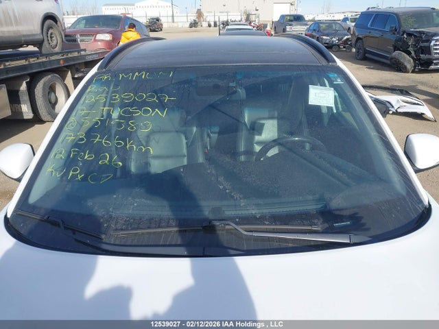 KM8J3CA40HU551589 Hyundai TUCSON SE