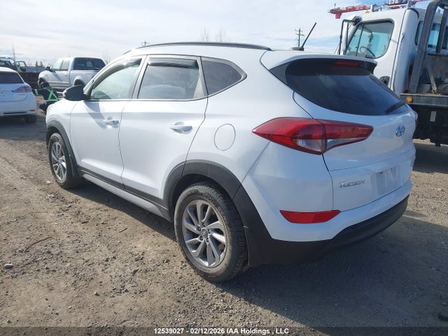 KM8J3CA40HU551589 Hyundai TUCSON SE