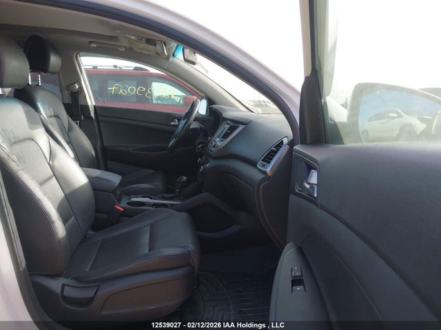 KM8J3CA40HU551589 Hyundai TUCSON SE