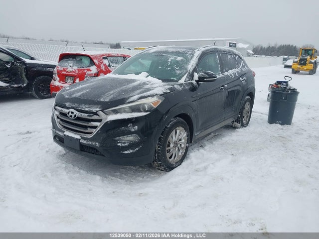 KM8J3CA46HU306120 Hyundai TUCSON SE