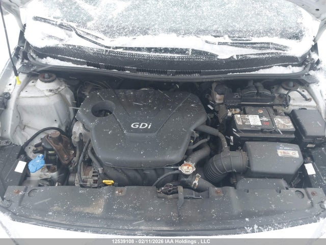 KMHCT5AE4FU222453 Hyundai ACCENT SE
