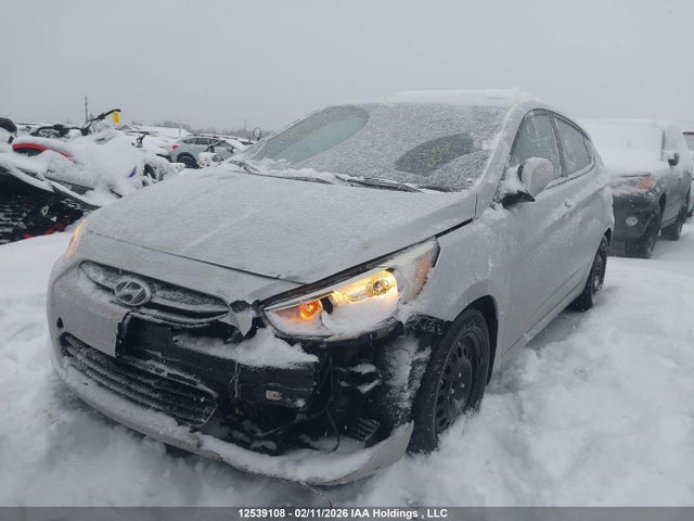 KMHCT5AE4FU222453 Hyundai ACCENT SE