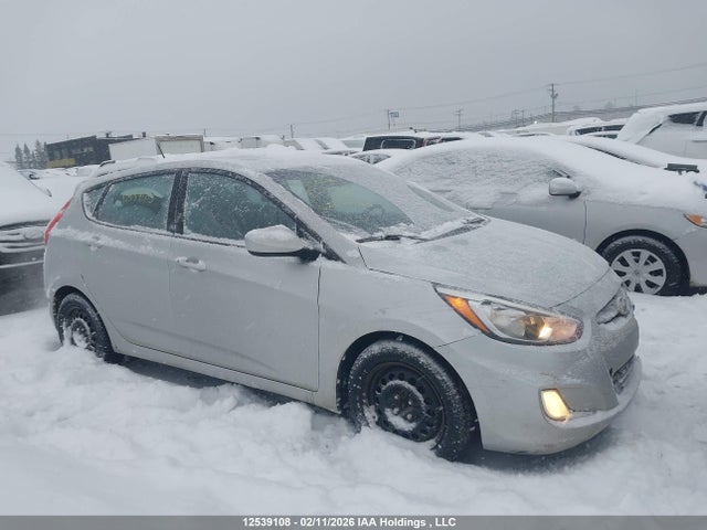 KMHCT5AE4FU222453 Hyundai ACCENT SE