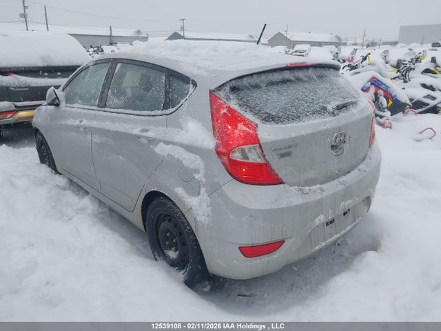 KMHCT5AE4FU222453 Hyundai ACCENT SE