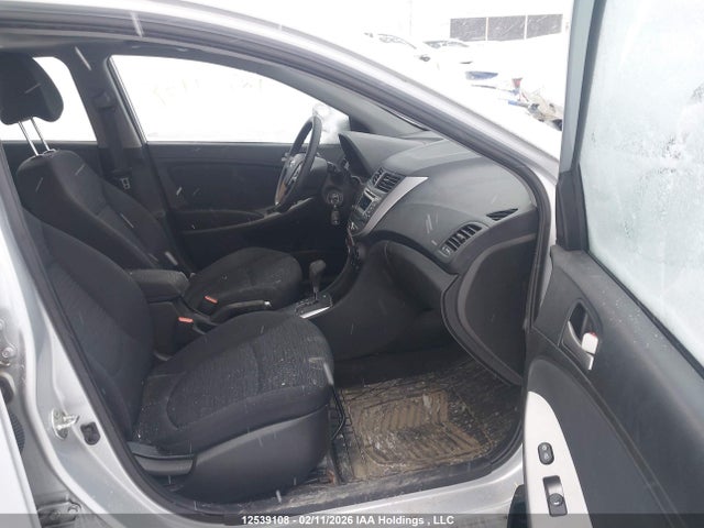 KMHCT5AE4FU222453 Hyundai ACCENT SE