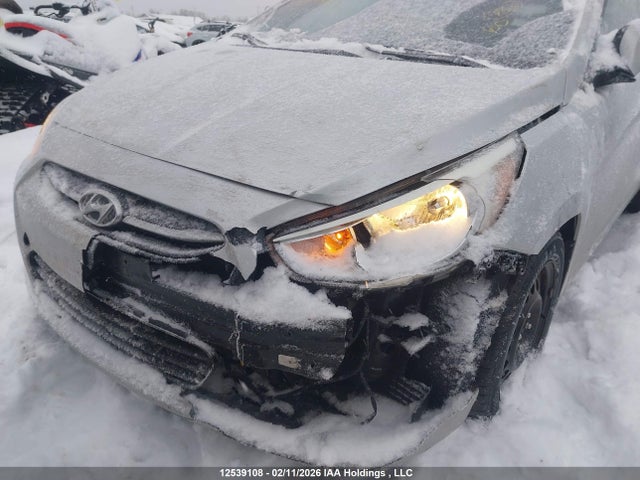 KMHCT5AE4FU222453 Hyundai ACCENT SE