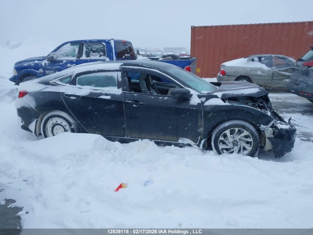 2HGFC2F62JH025635 Honda CIVIC SE