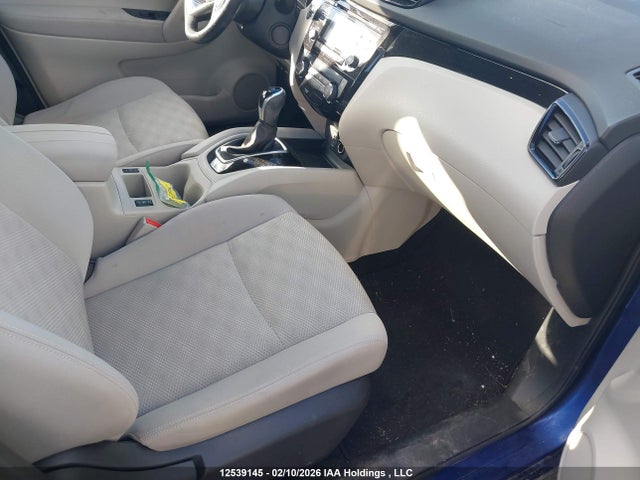 JN1BJ1CRXHW139439 Nissan Qashqai S/sl/sv