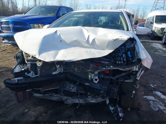 2T1BURHE4HC885922 Toyota COROLLA SE