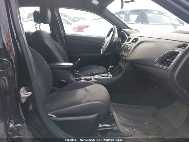 2013 Chrysler 200 Touring მანქანა იყიდება აუქციონზე, vin: 1C3CCBBB6DN758405, აუქციონის ნომერი: 12539187
