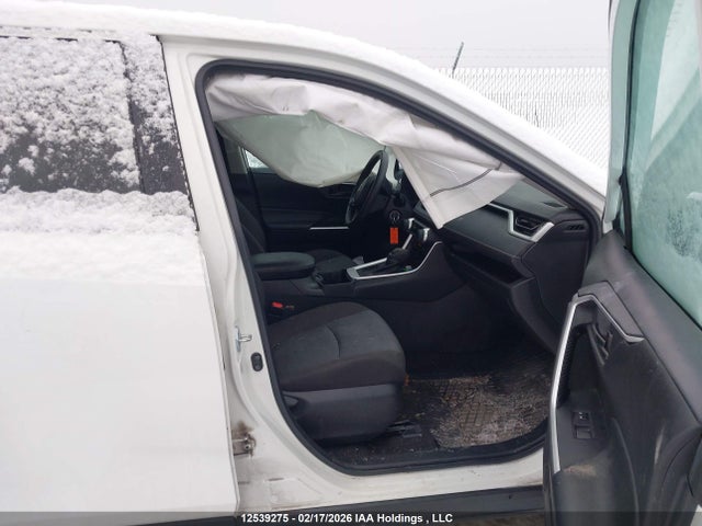 2T3Z1RFV1NC180623 Toyota RAV4 LE
