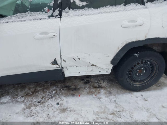 2T3Z1RFV1NC180623 Toyota RAV4 LE