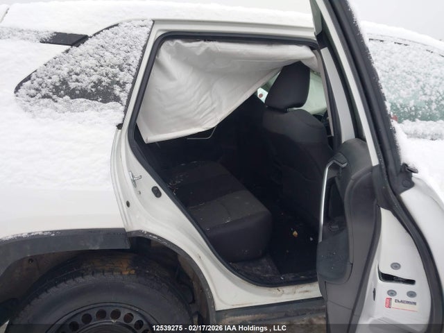 2T3Z1RFV1NC180623 Toyota RAV4 LE