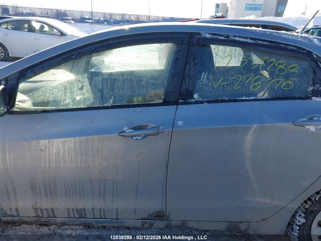 KMHD25LHXGU278770 Hyundai Elantra Gt Gl