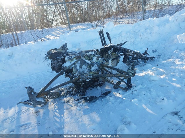 Skidoo Renegade 2018 2BPSUWJG1JV000101 Image 2