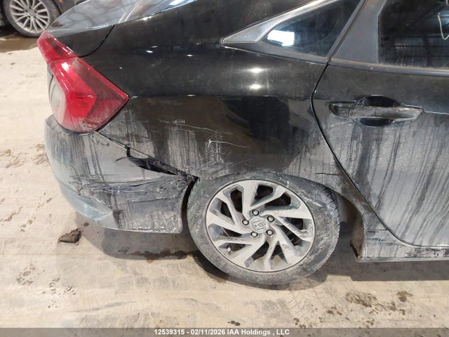Продаж на аукціоні авто 2017 Honda Civic, vin: 2HGFC2F88HH032861, номер лоту: 12539315