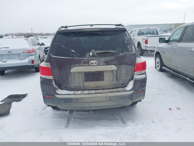 2013 Toyota Highlander V6 მანქანა იყიდება აუქციონზე, vin: 5TDBK3EH3DS274878, აუქციონის ნომერი: 12539340