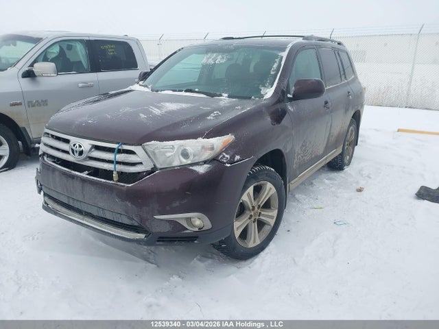 2013 Toyota Highlander V6 მანქანა იყიდება აუქციონზე, vin: 5TDBK3EH3DS274878, აუქციონის ნომერი: 12539340