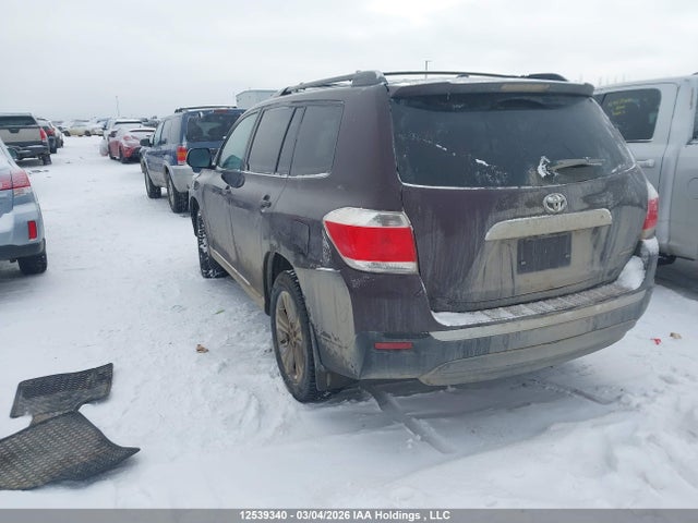 2013 Toyota Highlander V6 მანქანა იყიდება აუქციონზე, vin: 5TDBK3EH3DS274878, აუქციონის ნომერი: 12539340