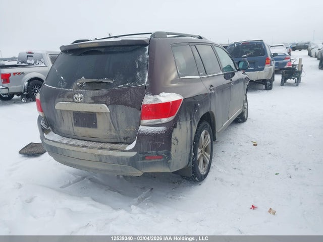 2013 Toyota Highlander V6 მანქანა იყიდება აუქციონზე, vin: 5TDBK3EH3DS274878, აუქციონის ნომერი: 12539340