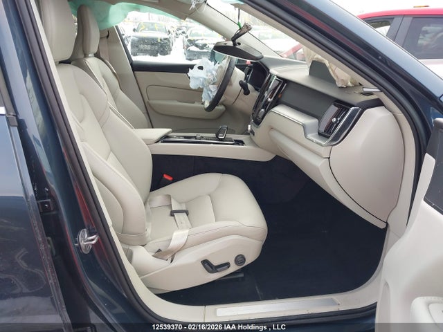LYVH60DVXPB327963 Volvo Xc60 Core