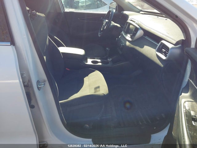 5XYPGDA14JG365706 KIA Sorento Lx/l
