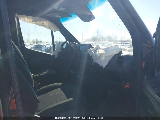 12539432 :رقم المزاد ، W1Y4ECHY2MP424805 vin ، 2021 Mercedes-benz Sprinter 2500 High Roof V6 Diesel مزاد بيع