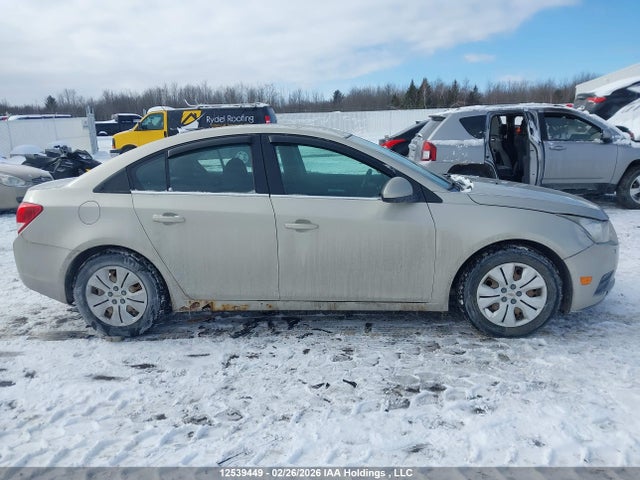 1G1PC5SBXE7127976 Chevrolet Cruze 1lt