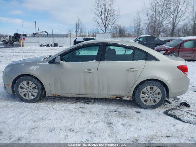 1G1PC5SBXE7127976 Chevrolet Cruze 1lt