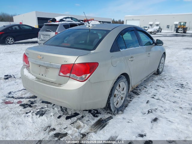 1G1PC5SBXE7127976 Chevrolet Cruze 1lt