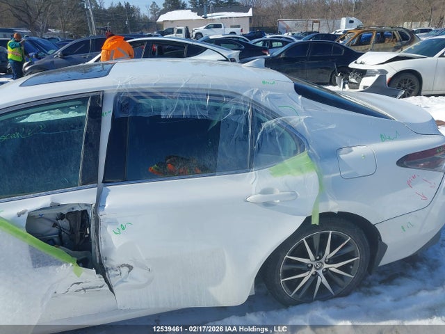 4T1B21HK1NU017660 Toyota Camry Xle/se