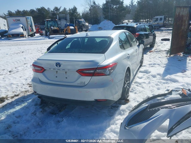 4T1B21HK1NU017660 Toyota Camry Xle/se