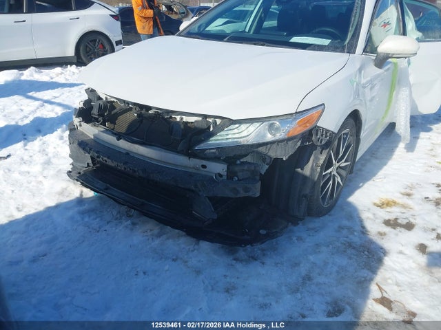 4T1B21HK1NU017660 Toyota Camry Xle/se