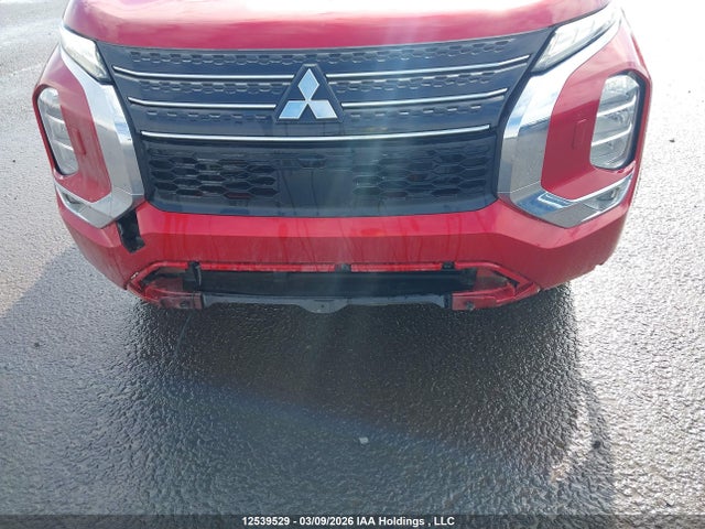 JA4J4UA83NZ620715 Mitsubishi Outlander Se/black Edition