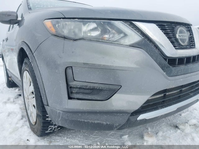 5N1AT2MV9JC703945 Nissan Rogue Sv/sl