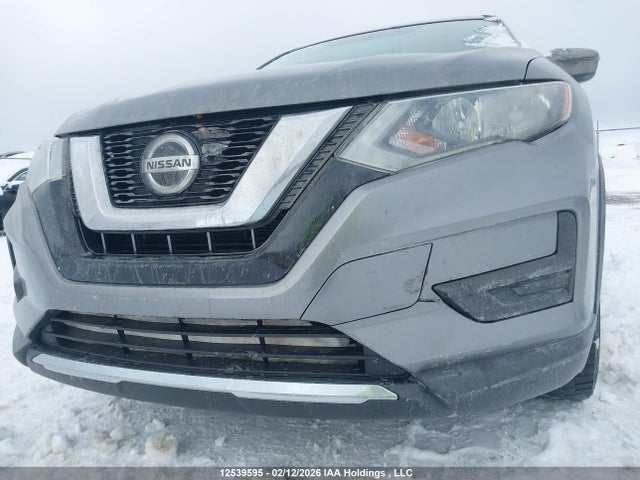 5N1AT2MV9JC703945 Nissan Rogue Sv/sl