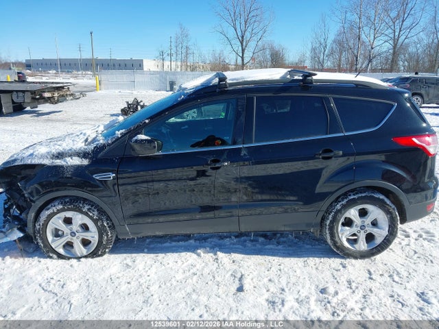 1FMCU9GX8GUA86519 Ford ESCAPE SE