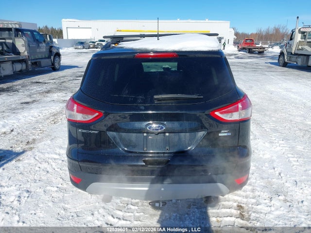 1FMCU9GX8GUA86519 Ford ESCAPE SE
