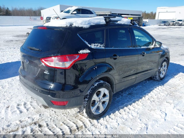 1FMCU9GX8GUA86519 Ford ESCAPE SE